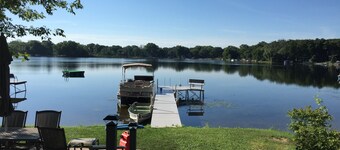 Family And Pet-Friendly On Waubeesee Lake ~ Includes Kayaks!