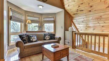 Smart TV, fireplace, DVD player