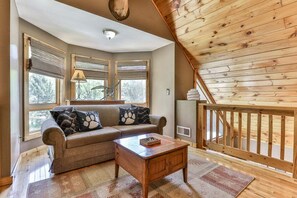 Smart-TV, Kamin, DVD-Player