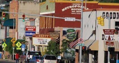 'The Loft' sits at the top of the town! Walk to the Hot Springs