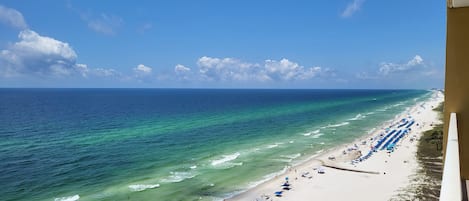 Am Strand, Liegestühle, Strandtücher