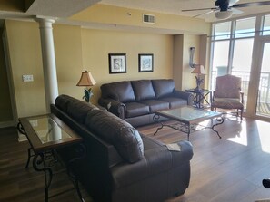 TV - Luxurious and Elegant, 4BR Ocean Front, Get away! Ocean Blue - Myrtle Beach, SC! (Myrtle Beach)