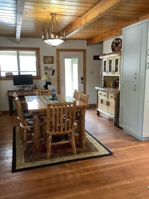 Dining - Comfortable well-equipped home in the aspens and quick 20 min to Yellowstone.   (Island Park)