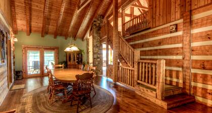 Family Fun Lakefront Vacation Log Home # 8/11, 6bd, 4 kylpy, vuodepaikkoja 20, 6500 sf