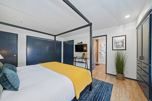 4 bedrooms, desk, iron/ironing board, travel cot