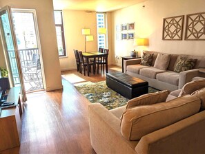 TV, DVD player, stereo - Harbor Steps - 1 Blk to Pike Place Market, Waterfront - City Views! (Seattle)