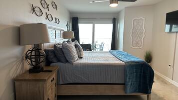 2 bedrooms, iron/ironing board, travel cot, free WiFi