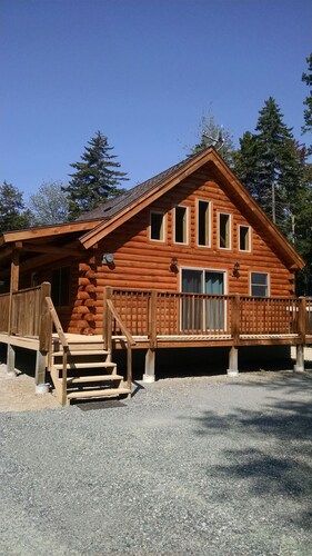  Log Home In Secluded Lake Ashuelot Estates
