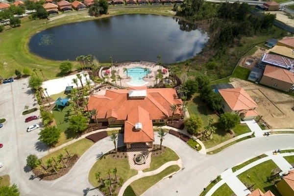 CLUBHOUSE