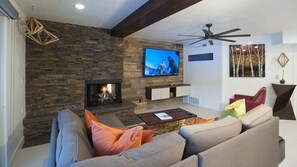Smart TV, fireplace