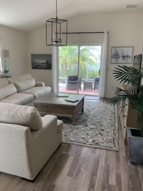 Smart TV, DVD player