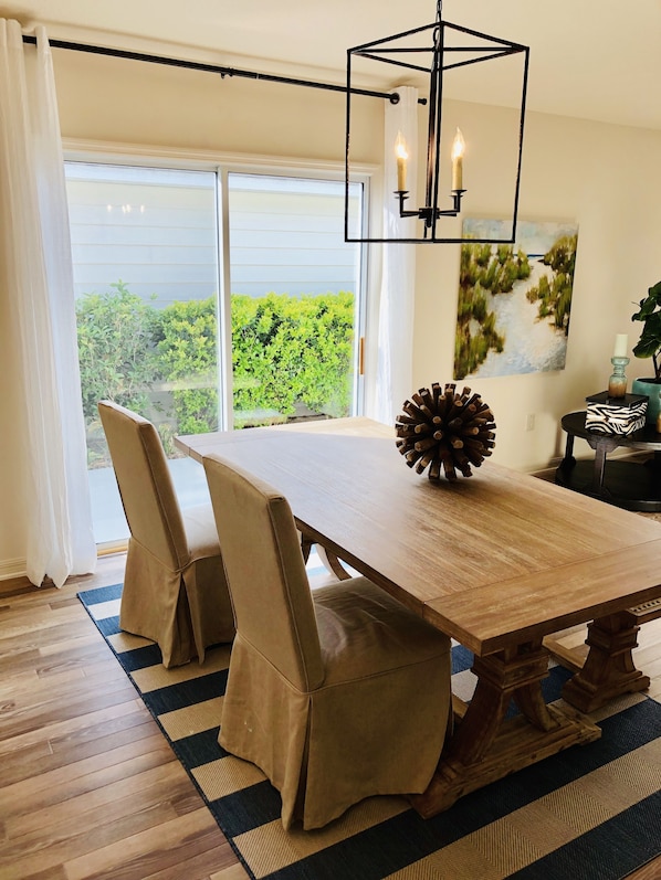 Dining - Stunning 2/2 Villa in Creekside Landing adjacent to Lake Sumter Landing w/Cart (The Villages)