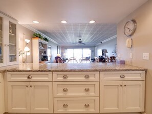 Interior - Beachfront with Great Views, beach chairs, pool, tennis Amelia Island (Fernandina Beach)