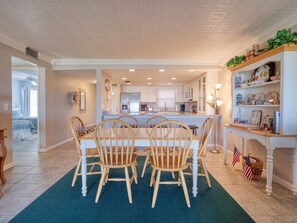 Dining - Beachfront with Great Views, beach chairs, pool, tennis Amelia Island (Fernandina Beach)
