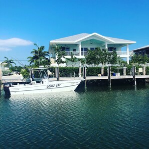 Exterior - Grouper House: 4 Masters/6 BA, Pool/Dock, BoatRamp (Marathon)