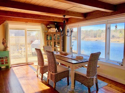 The Perfect Waterfront Home, mins from downtown and beaches! Getaway this summer