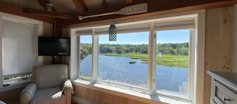 The Perfect Waterfront Home, mins from downtown and beaches! Getaway this summer