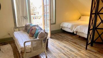 1 bedroom, iron/ironing board, travel cot, free WiFi