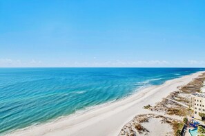 On the beach - The Oasis 1511 | Spacious, Lazy River, Poolside Grill, New Splash Pad, Pool with Slide! (Orange Beach)
