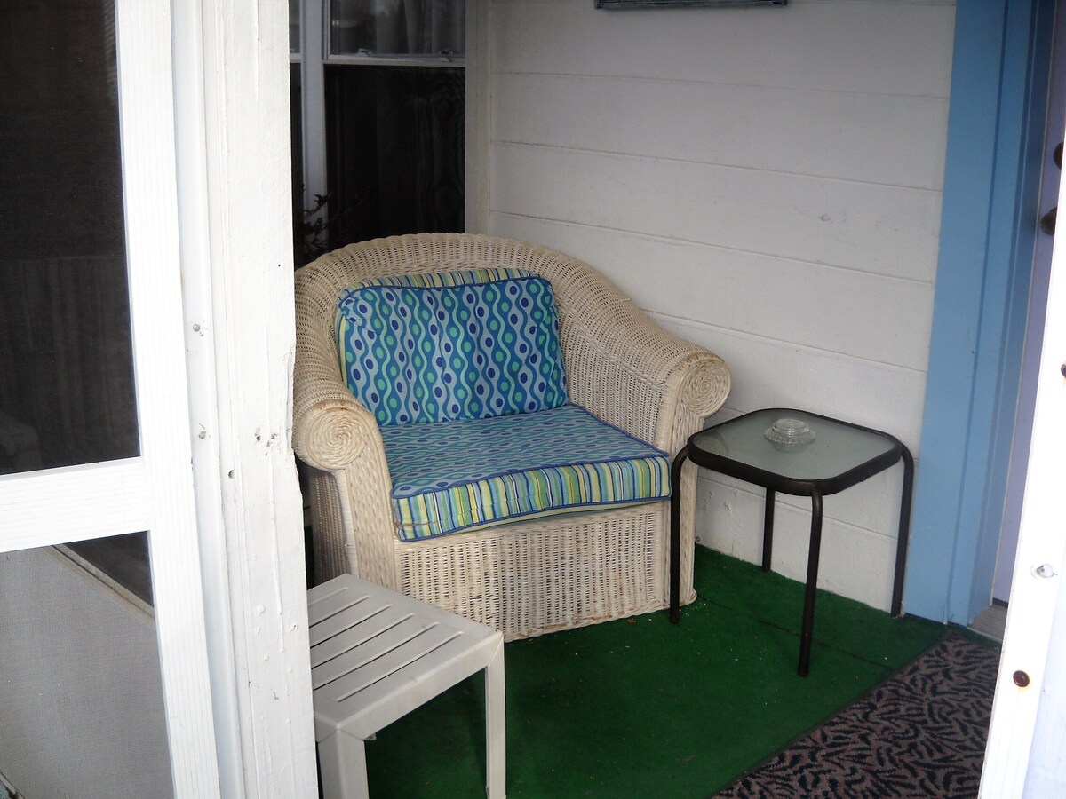 Photo 12 of Pompano Paradise, Sleeps 6 Pet Friendly, Steps to the Beach