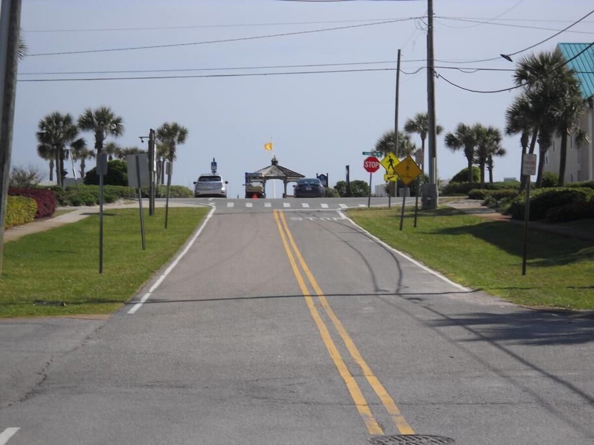 Photo 16 of Pompano Paradise, Sleeps 6 Pet Friendly, Steps to the Beach