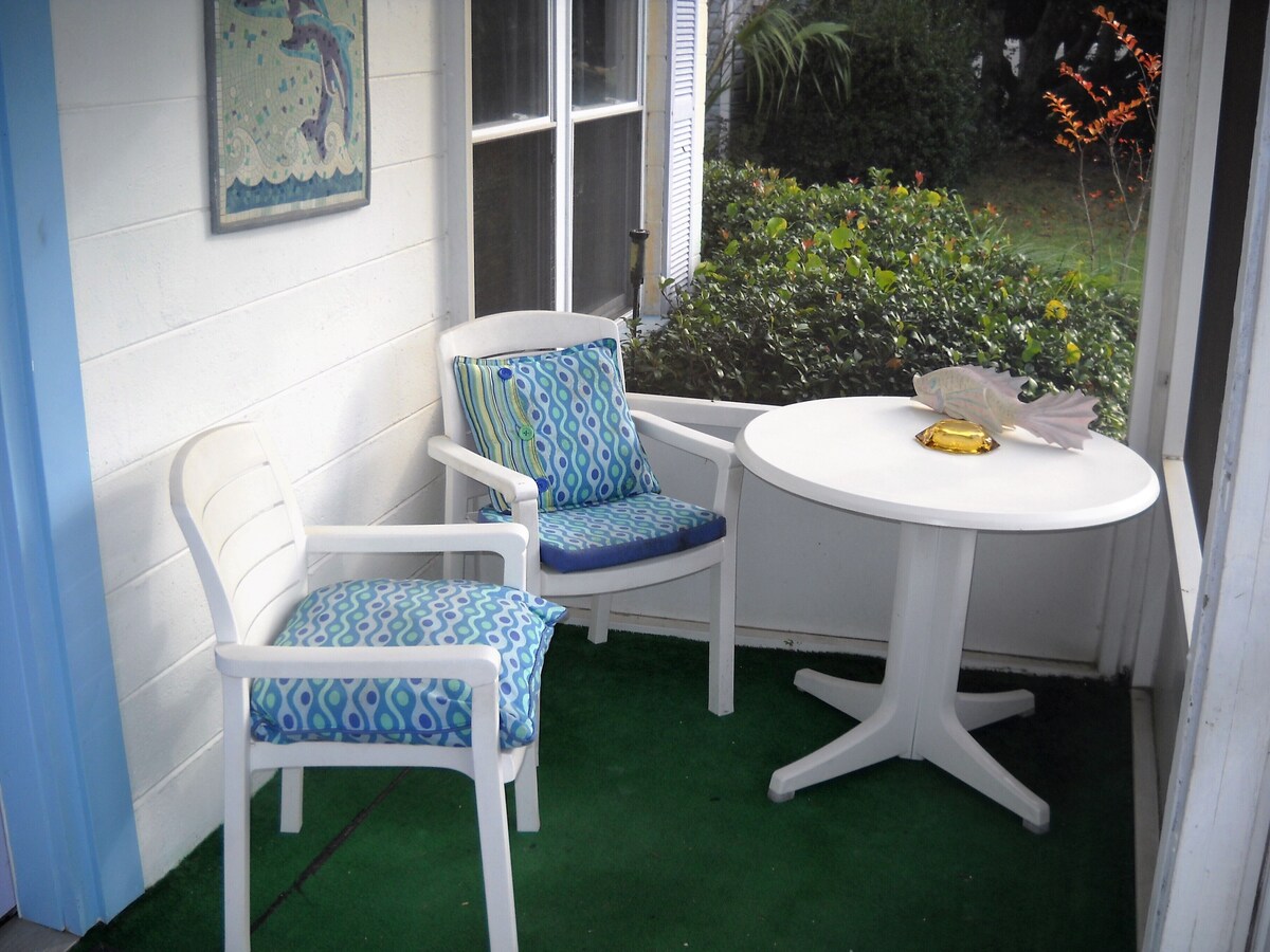 Photo 11 of Pompano Paradise, Sleeps 6 Pet Friendly, Steps to the Beach