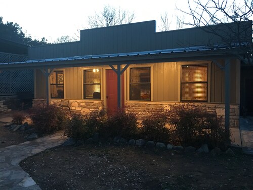 The Cottage At Axis Hill Farm with Private Riverfront
