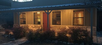 The Cottage At Axis Hill Farm with Private Riverfront