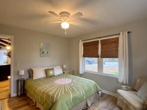 4 bedrooms, iron/ironing board, free WiFi, bed sheets