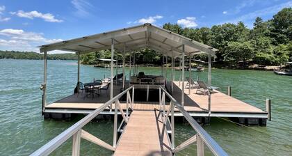 Mid Century 4 BR Lake Hartwell Home with Great views, good vibes, + large dock