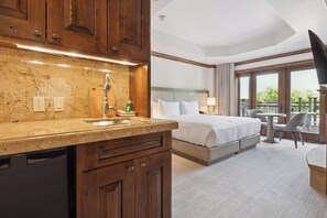 2 bedrooms, in-room safe, iron/ironing board, WiFi