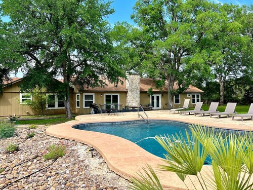 7-Acre Hill Country Haven w/ POOL-Guadalupe River