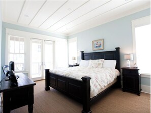 12 bedrooms, in-room safe, desk, iron/ironing board