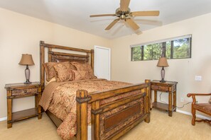 2 bedrooms, iron/ironing board, WiFi, bed sheets - Spirit hollow cottage. This beautiful super quiet Cottage sits on 2.5 acres (Flagstaff)