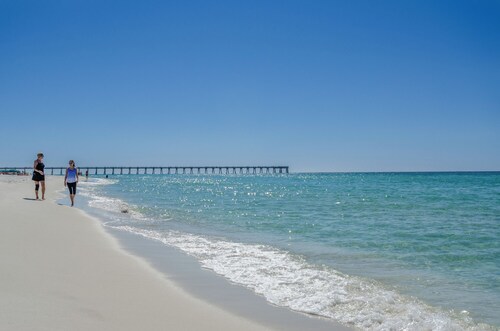 Beach on a Budget | 💰 Affordable Pet-Friendly Condo + Steps to Beach 🐾