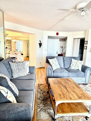 TV connectée, lecteur de DVD, baby-foot