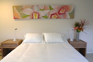 4 chambres, fer et planche à repasser, lit de bébé portatif