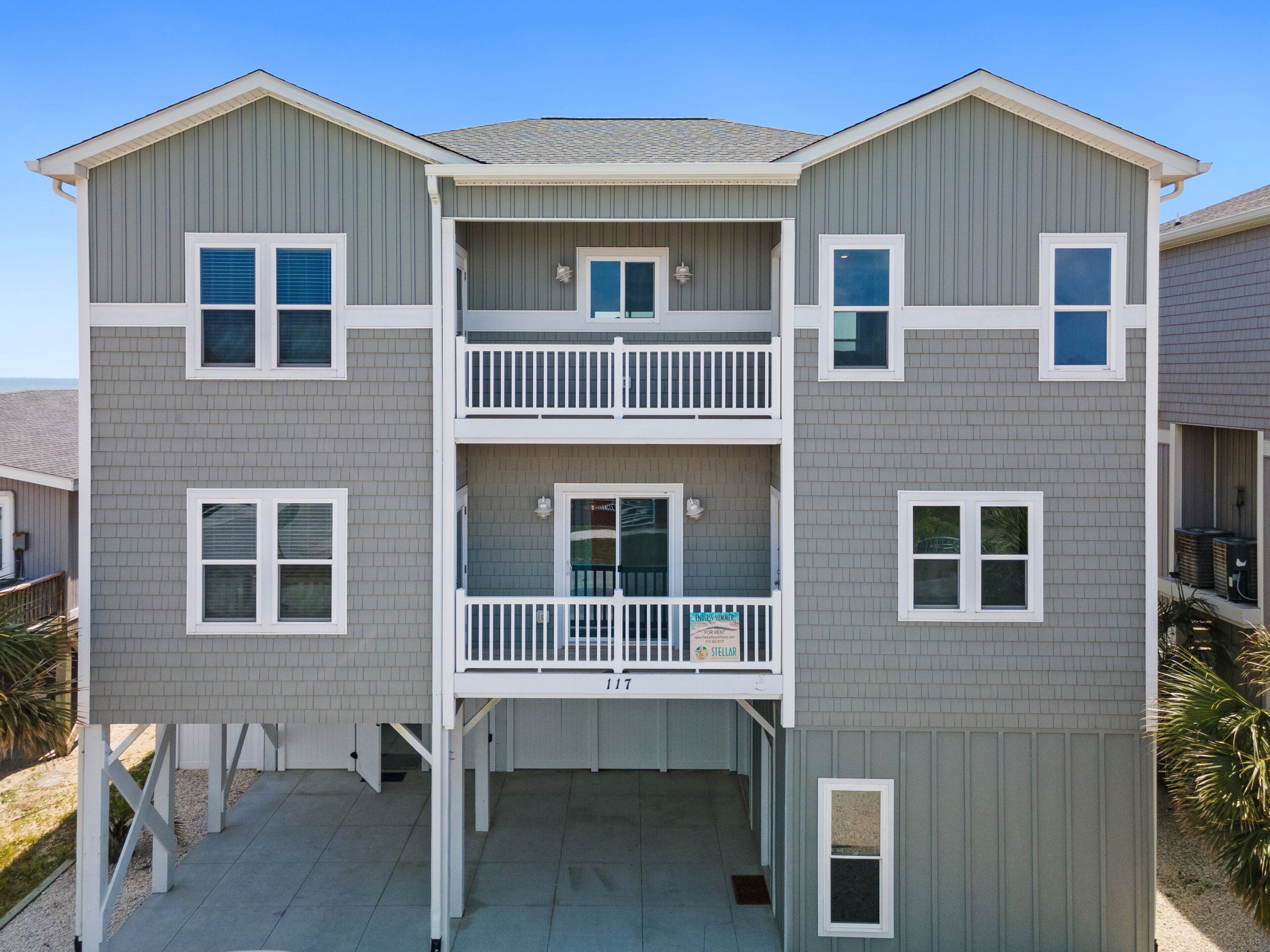 "Endless Summer" Oceanfront! Private Pool & Beach Access, Elevator, Tiki Bar, Pool Table!