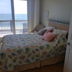 4 makuuhuonetta, silitysrauta/-lauta, Wi-Fi