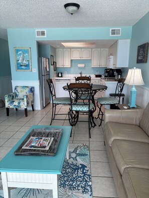 TV, DVD player - Beach Front/Ole River Access/1 mile to Flora/Bama (Orange Beach)