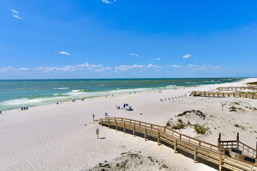 Beach Front/Ole River Access/1 mile to Flora/Bama
