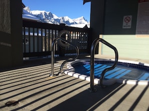 Baignoire à remous extérieure