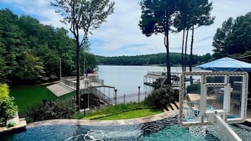 Piscina a l'aire lliure i piscina climatitzada