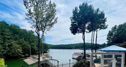 Intimate lakefront retreat with magnificent infinity pool and stunning lake view