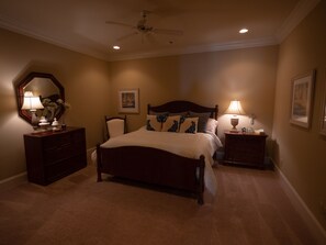 6 bedrooms, desk, iron/ironing board, free WiFi