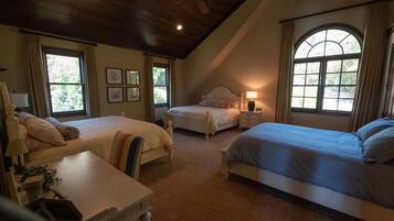 6 dormitoris, escriptori, planxa i posts de planxar i wifi gratuïta