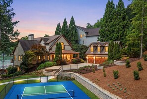 Sport court - Gorgeous lakefront home with infinity pool, pickleball court, stunning lake view (Dawsonville)