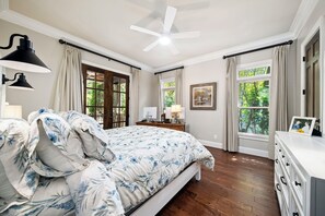 6 Schlafzimmer, Schreibtisch, Bügeleisen/Bügelbrett, kostenloses WLAN