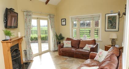Luxurious Cottage Set in Beautiful Irish Countryside.