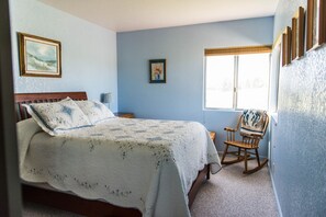 4 bedrooms, iron/ironing board, travel cot, free WiFi